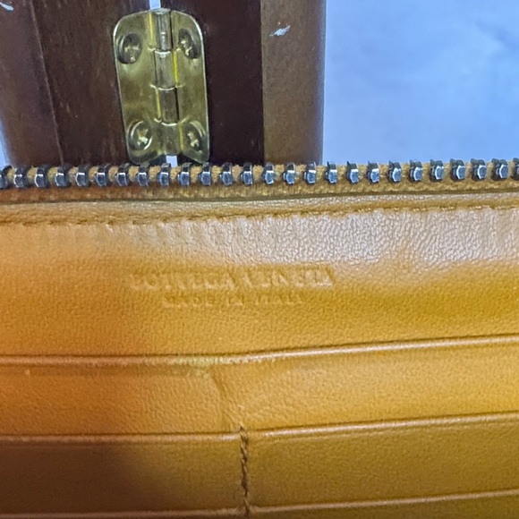 Project Piece - Bottega Veneta Authentic Intrecciato Tan Woven Leather Wallet - Picture 7 of 11